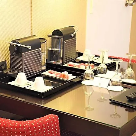 Hotel Folkestone Opera 3*