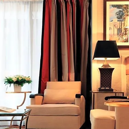 Hotel Folkestone Opera 3*