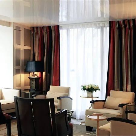 Hotel Folkestone Opera 3*