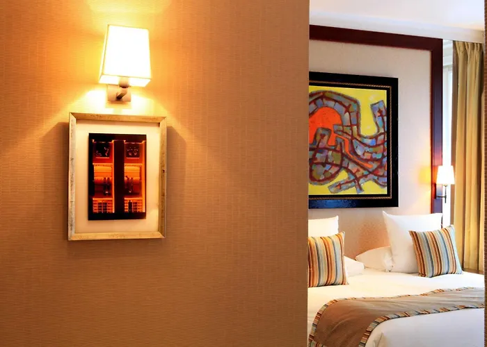 Folkestone Opera فندق باريس