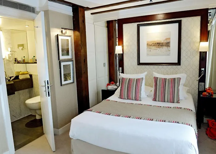 Folkestone Opera فندق باريس