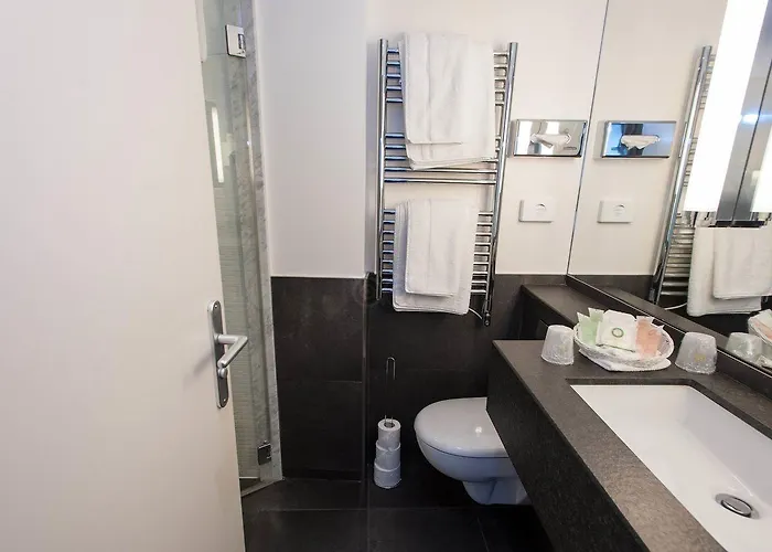 Folkestone Opera فندق 3*