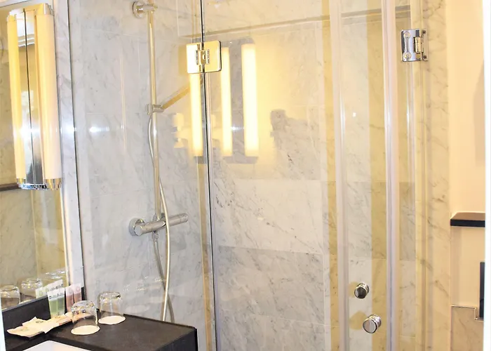 Folkestone Opera باريس