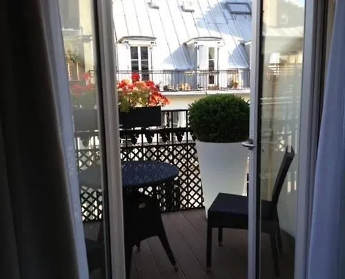 Folkestone Opera باريس