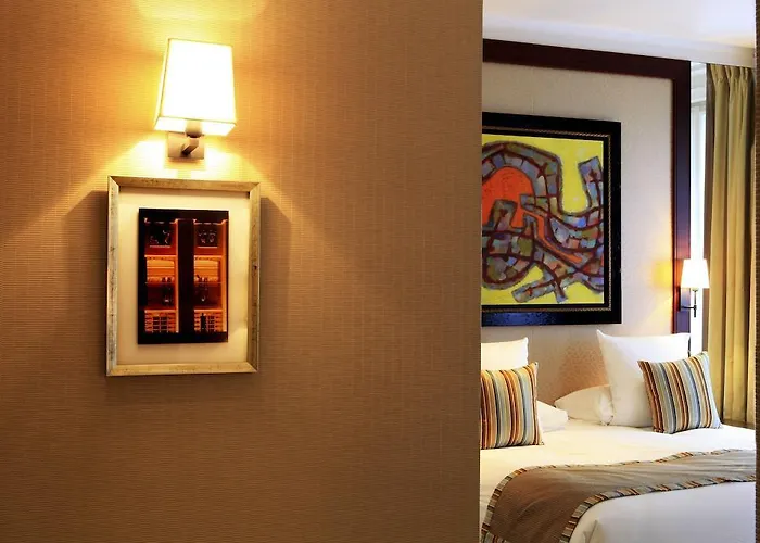 Folkestone Opera 3* باريس