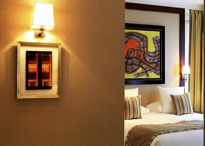 فندق Folkestone Opera 3*