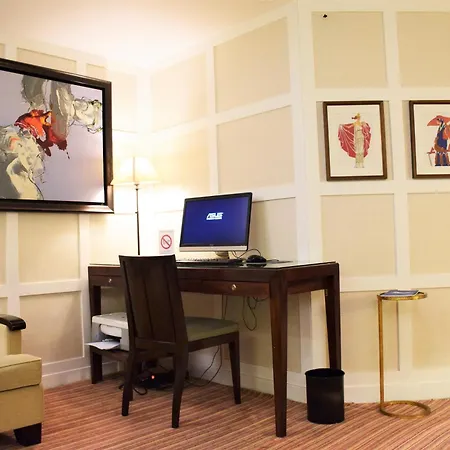 Hotel Folkestone Opera 3*